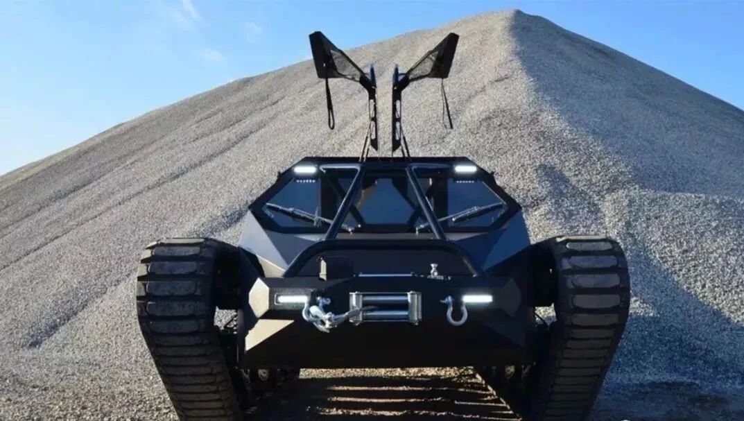 能合法上路的民用坦克!3.5秒百公里加速,秒杀奔驰宝马!