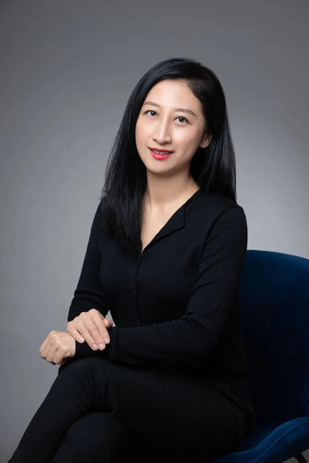 大唐资本首席投资官 李惟琤01父母是孩子的榜样每天晚饭后，李惟琤会习惯