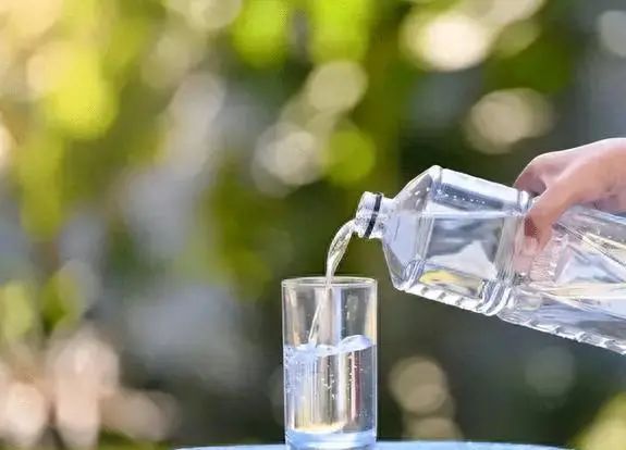 水要趁热喝，可经常喝65℃以上的水会致癌？喝多少温度的水最佳