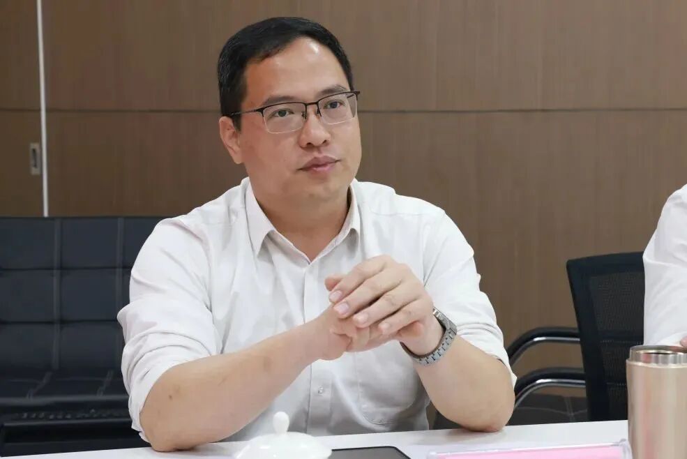 梁柱华在座谈会上讲话,对区融媒体中心的改革和工作成效给予充分肯定.