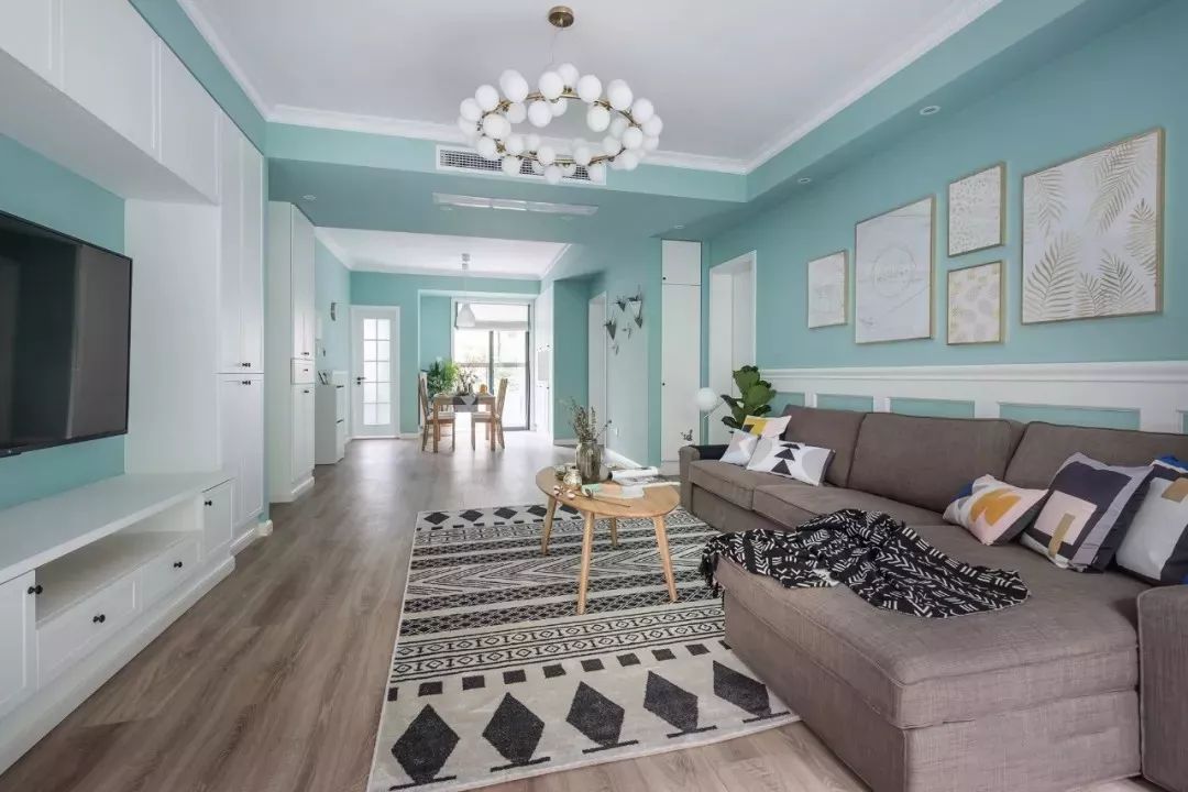 110㎡現代簡約浪漫三房室，清新藍色牆面搭配白色定制收納櫃太讚了 家居 第9張