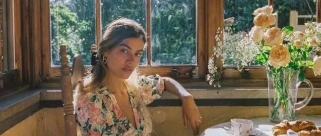 这些绝美连衣裙太适合假期了!