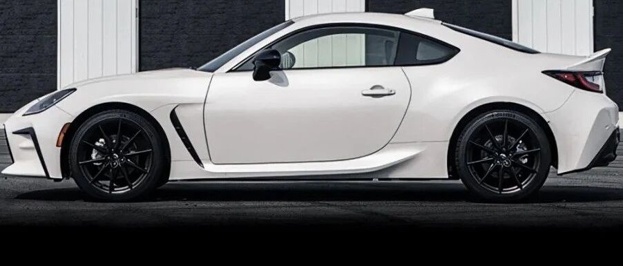 新鲜！10.78万起，百公里0.8L油耗，一箱跑1000KM+！刚上市这些车太香