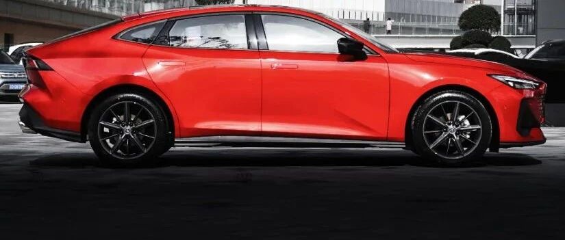 9.93万起，5.9秒破百！拳打思域脚踢GTI？神似A7、玛莎！老外：羡慕中国年轻