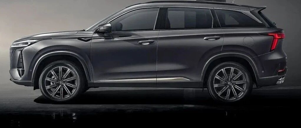 重磅,今天预售？10万级最安全爆款SUV换代、油耗5.9L两吨神车,半价V6"陆巡"皆有