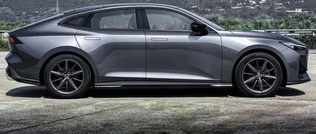 抢先实测！11万起，这轿跑颜值堪比“RS7”？配300N·m强劲引擎，这车不火都难！