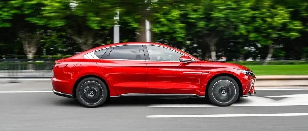 比特斯拉便宜20万，秒天秒地秒空气的比亚迪汉，跟燃油车差得远呢！