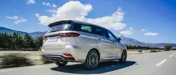 汽车打火时需要踩离合吗？老司机：难怪有些人的发动机总是坏！