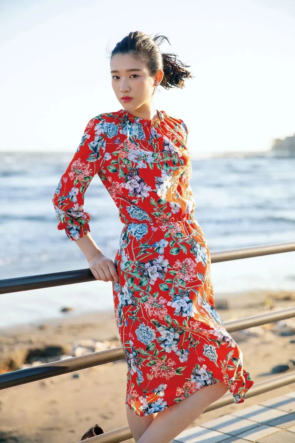 光圈模糊背景大还是小_光圈模糊背景大小怎么调_光圈越大背景越模糊吗