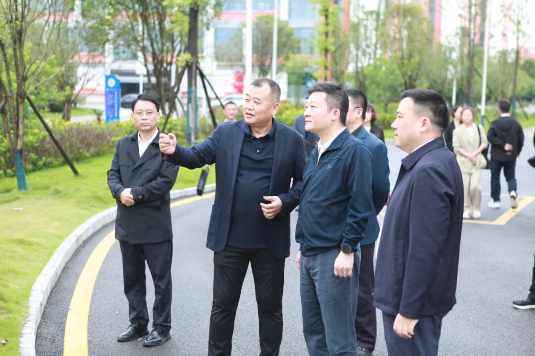 张华伟调研指导"政校企"合作工作