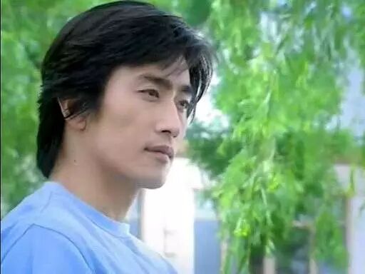 8岁女孩和20岁男人谈了10年恋爱…恋童癖能靠真爱洗白吗?