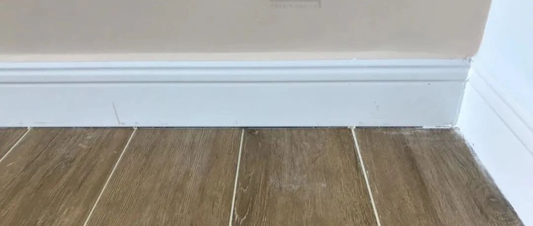 踢脚线明贴好还是暗贴好？看看设计师的分析，很有道理！