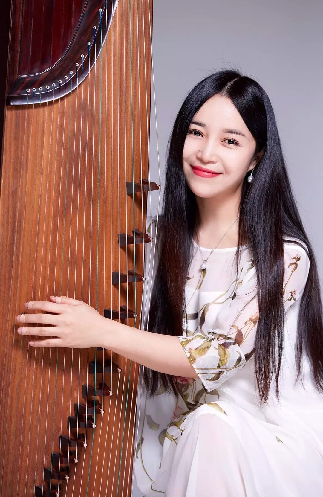 中筝线上学院合作伙伴秦牌古筝特约经销商中筝文化全球合作伙伴中筝