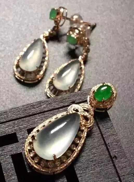 每块翡翠都有着与众不同的寓意，如何送人翡翠好好学学！