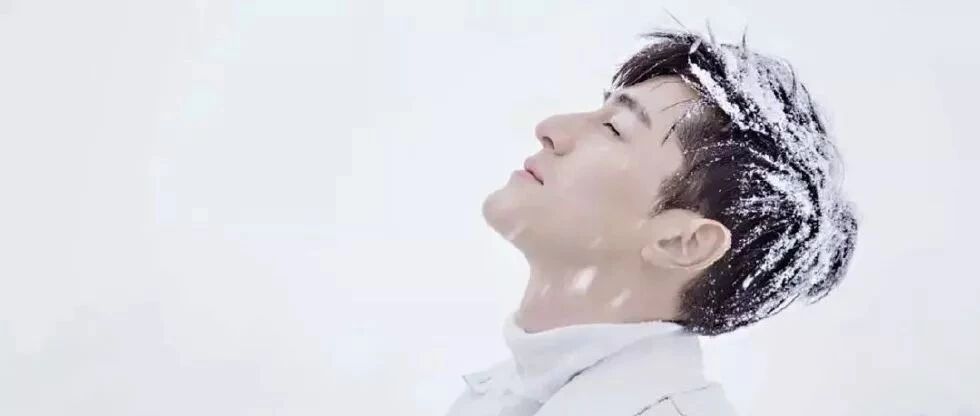 胡歌给粉丝送票、吴磊送粉丝戒指，这些明星宠起粉来想使人恋爱！