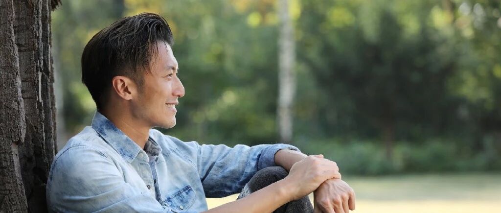 不做歌手不当演员的谢霆锋，为什么拼命跨界做厨师？