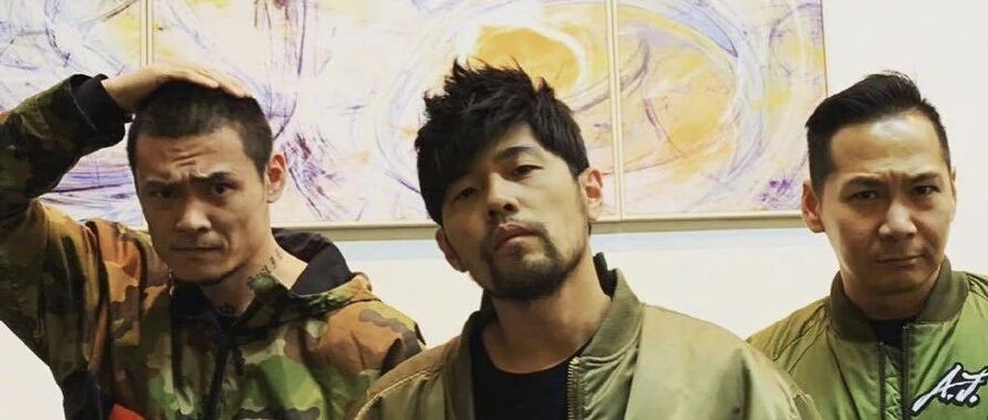 出道之前只做过服务生，周杰伦赵丽颖这些明星是怎么拼到今天的？