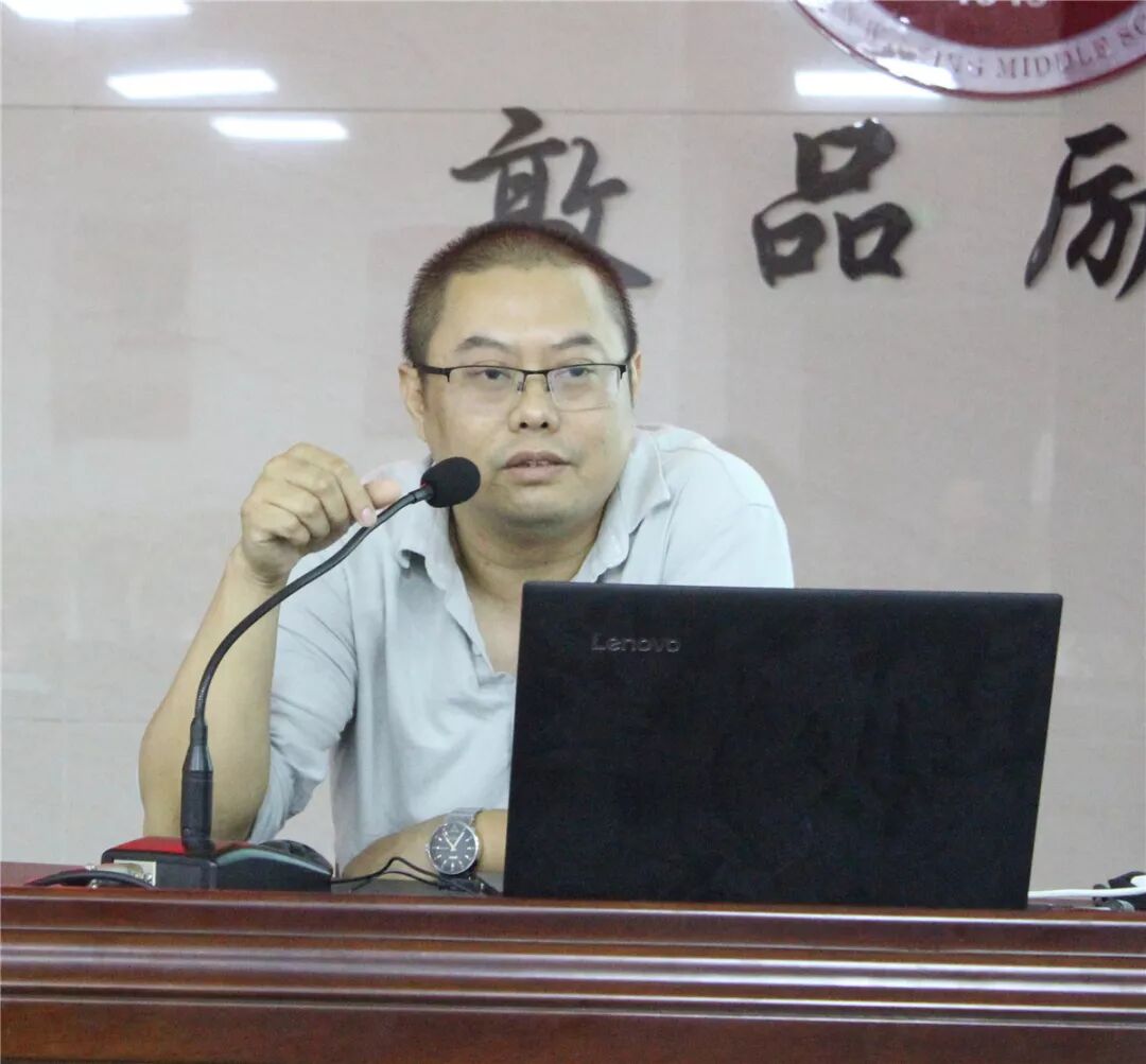 “南安市文联书画艺术进校园活动”书法讲座走进五星中学