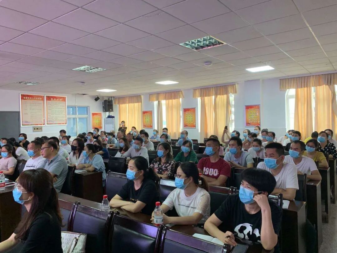 中南大学湘雅二医院刘铁桥教授来我院指导，高标准的睡眠病房即将投入使用(图9)