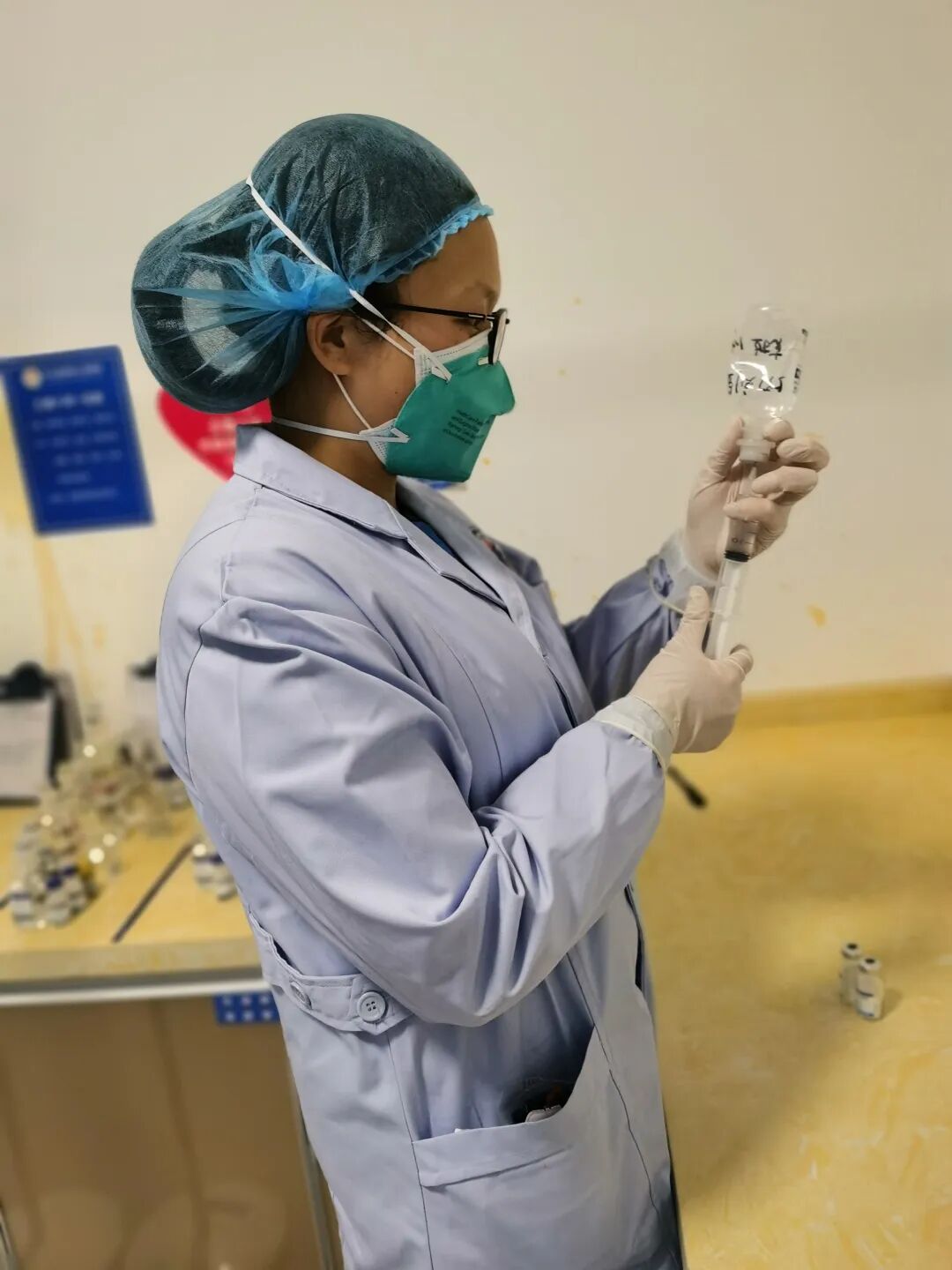 不忘初心、牢记使命，坚守“疫”线的美丽天使——记精五科护士湛婉折(图1)