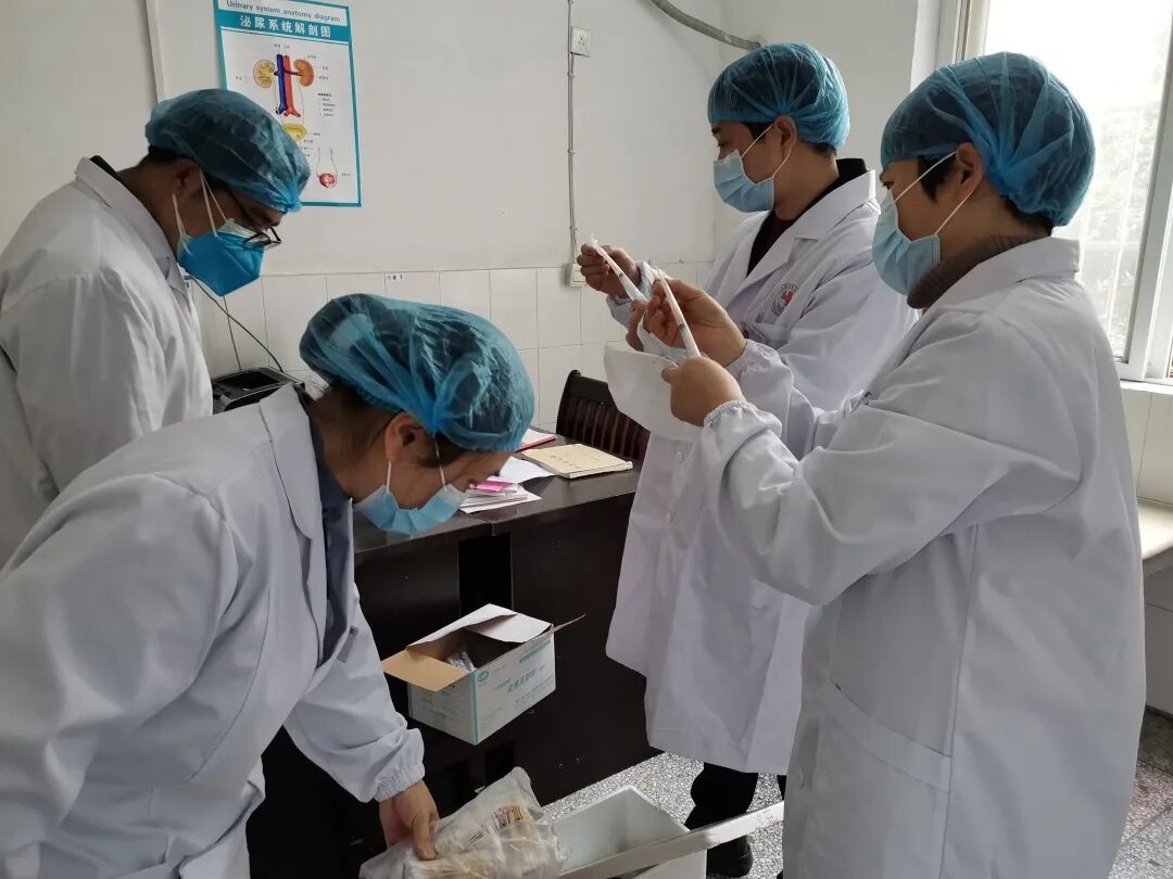 同心抗疫 共盼春来—— 我院业务职能部门抗击新冠肺炎工作实录 平江县第四人民医院 1周前  点击上方蓝字关注我们   一场前所未有的新冠肺炎疫情，如魔似妖，以席卷之势侵袭着14亿人的心灵……  从武汉(图9)