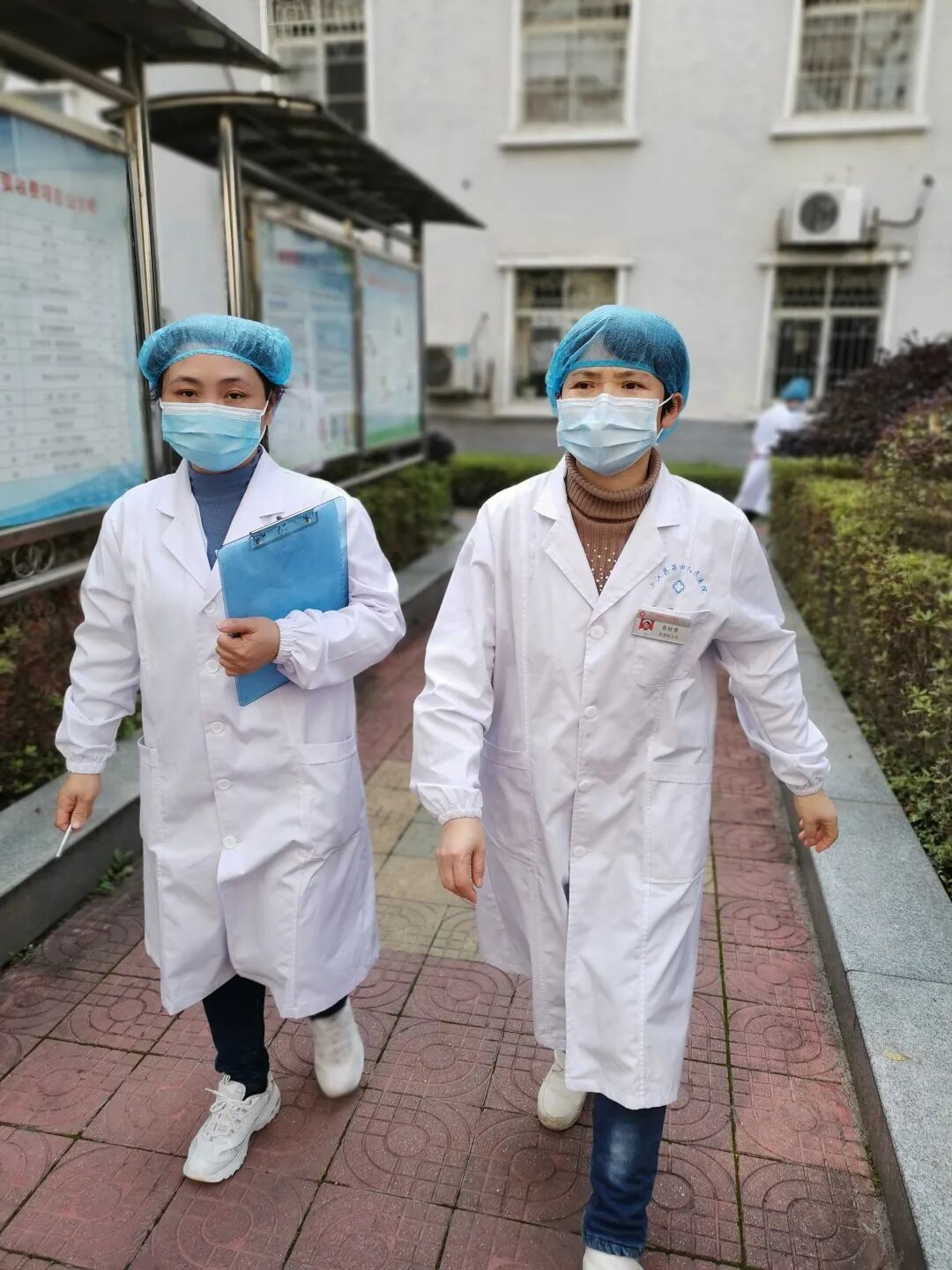 同心抗疫 共盼春来—— 我院业务职能部门抗击新冠肺炎工作实录 平江县第四人民医院 1周前  点击上方蓝字关注我们   一场前所未有的新冠肺炎疫情，如魔似妖，以席卷之势侵袭着14亿人的心灵……  从武汉(图12)