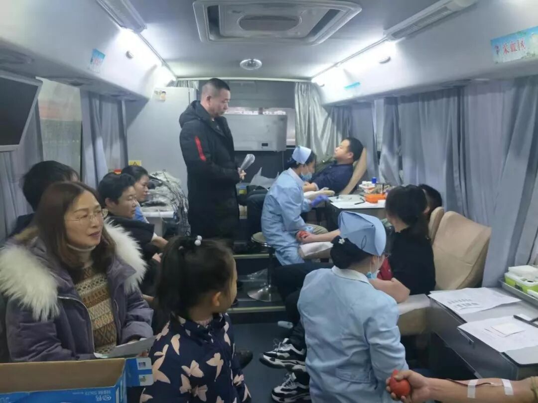 积极献血 让爱流动 ——我院医务工作者积极参与无偿献血(图7)
