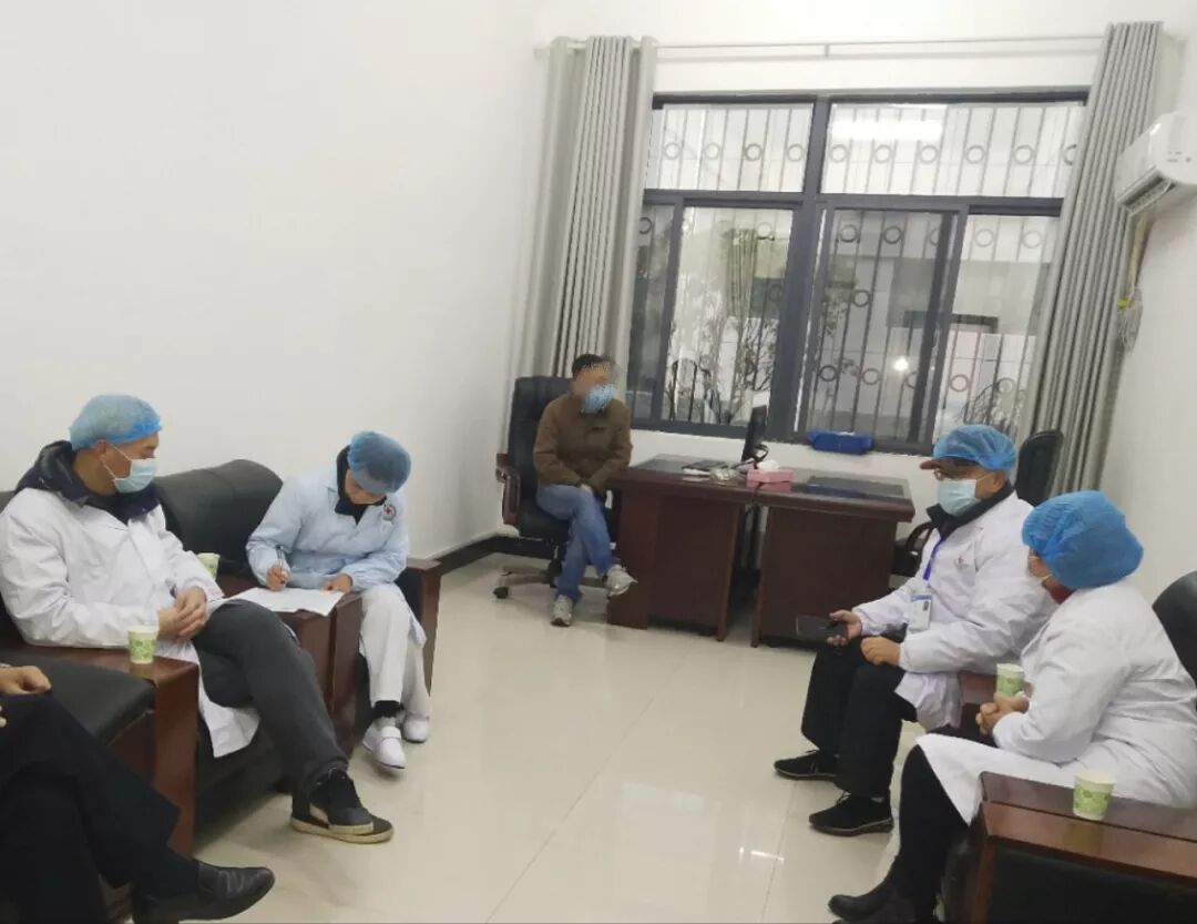 党旗在心，责任在肩，落实在行——平江县第四人民医院抗击新冠肺炎疫情处处闪耀着党员的身影(图5)