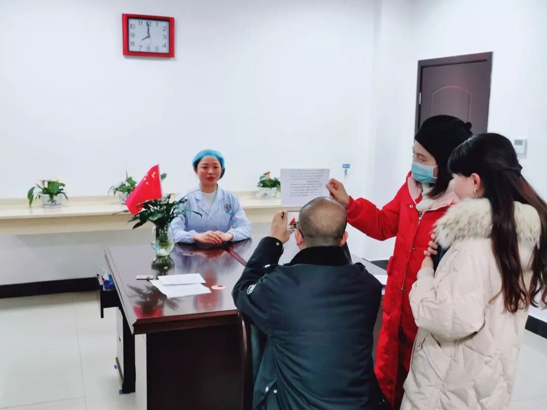 党旗闪耀强医所 警医联动抗疫情(图8)