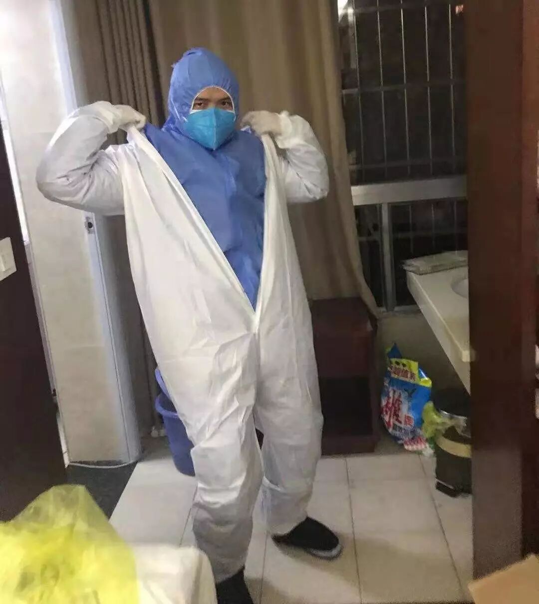 隔离点内的最美逆行者(图2)