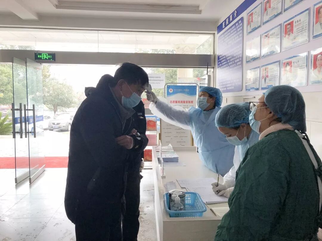 发热门诊的24小时坚守(图1)