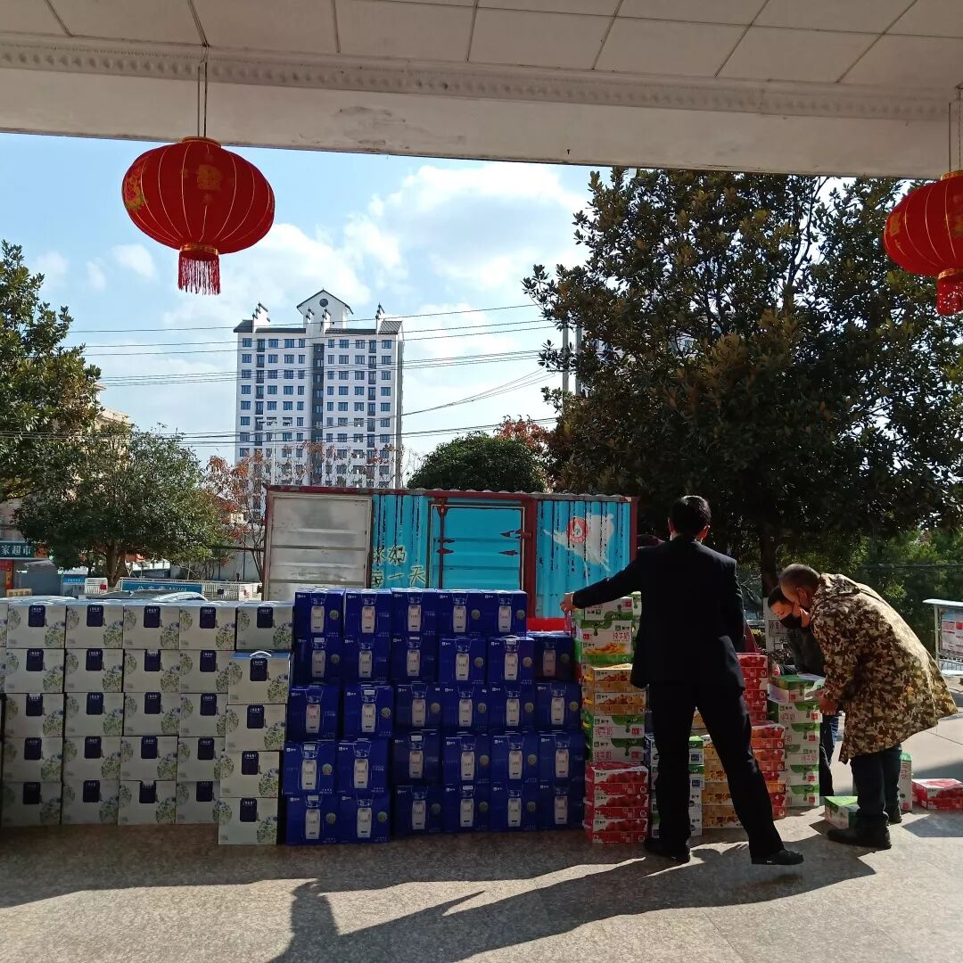 新冠病毒无情 蒙牛乳业有情——平江金海商贸有限公司为我院捐赠爱心物资(图2)
