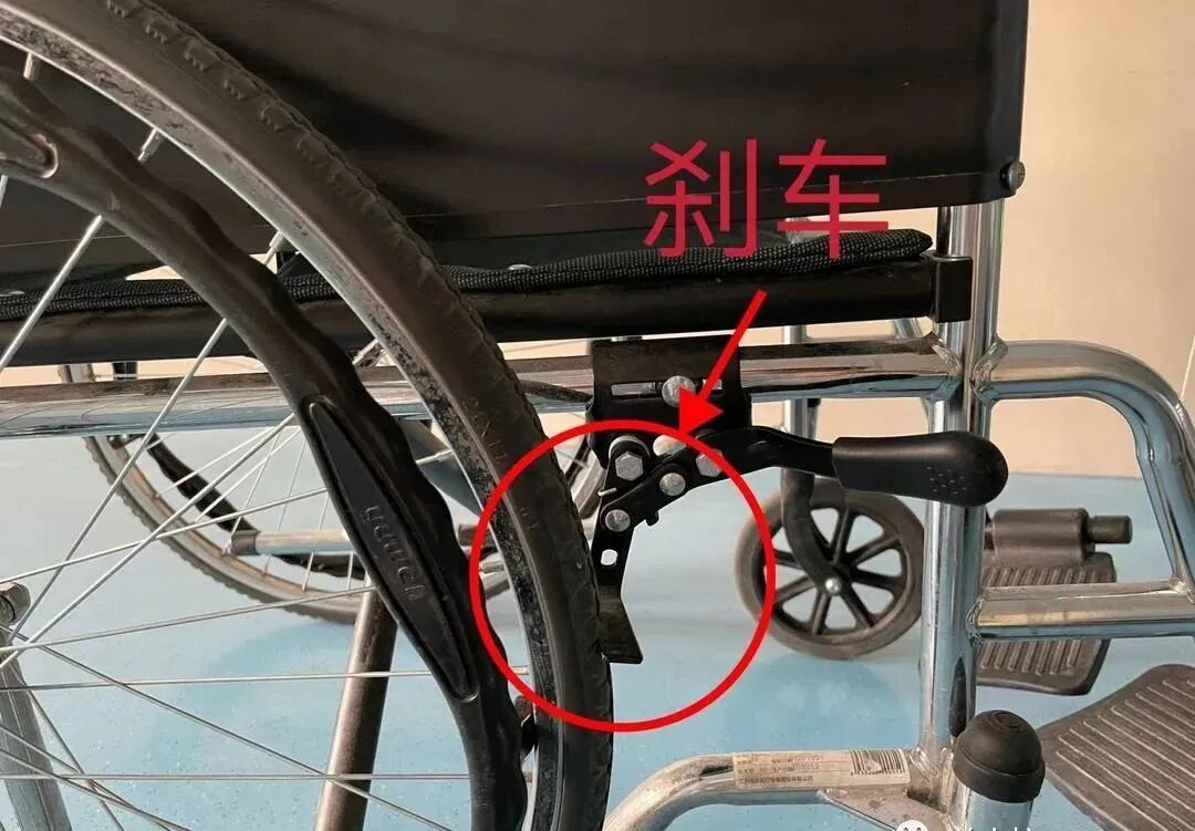 怎么打开轮椅在医院，我们都正确使用轮椅了吗？_https://www.jmylbn.com_新闻资讯_第8张