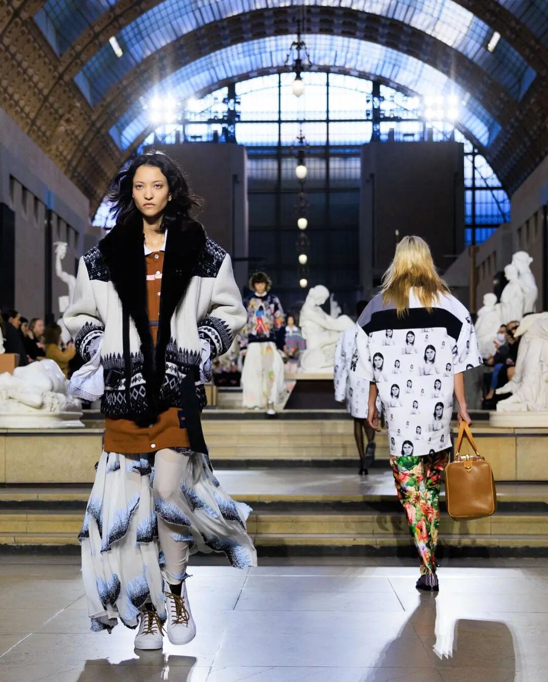 致敬青春 这场lv秀就像一本女性成长影集 时尚圈 时尚品牌 时尚人物 时尚生活 微信头条新闻公众号文章收集网