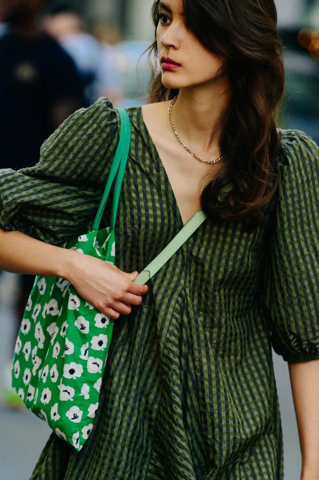 2020秋冬流行色是戴妃最愛的群青綠 時尚 第36張