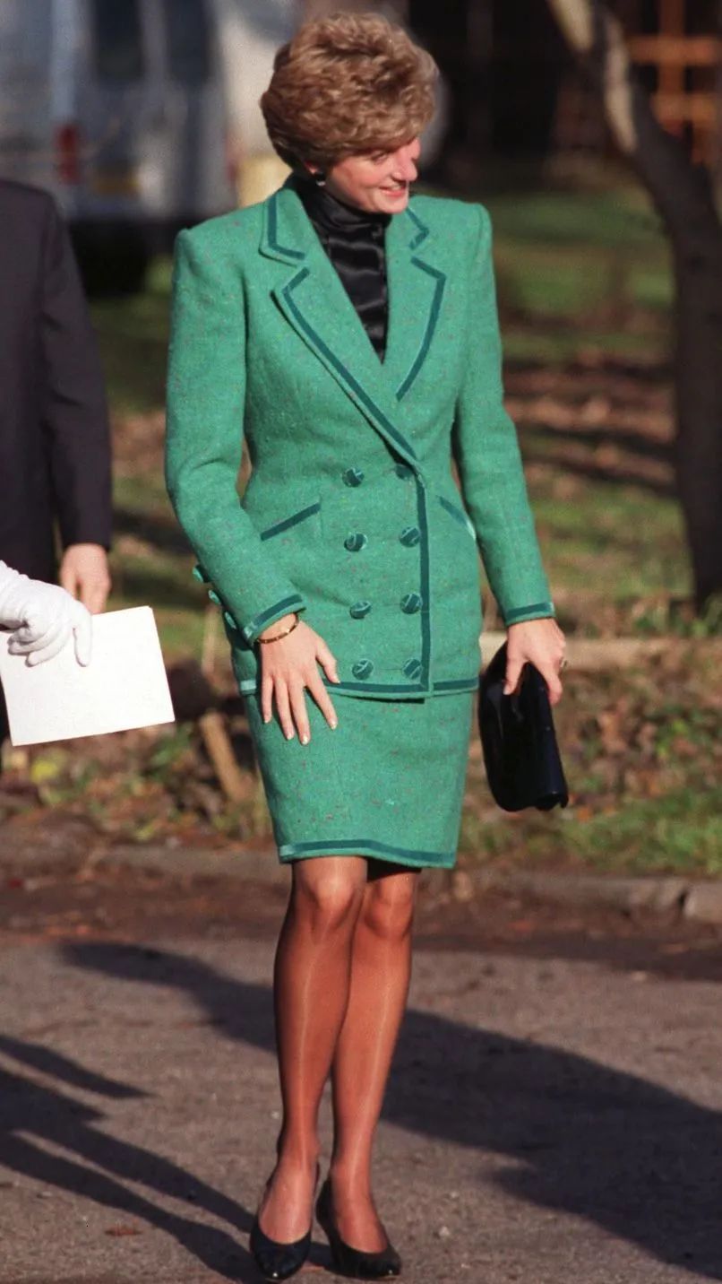 2020秋冬流行色是戴妃最愛的群青綠 時尚 第6張