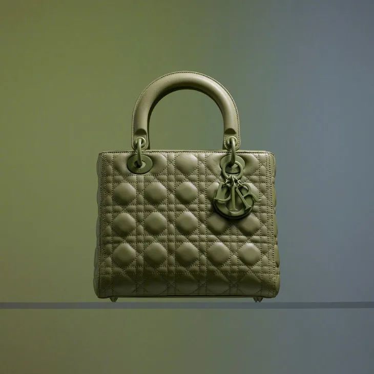Chanel漲到五萬一隻，大牌漲價潮誰最保值 時尚 第64張
