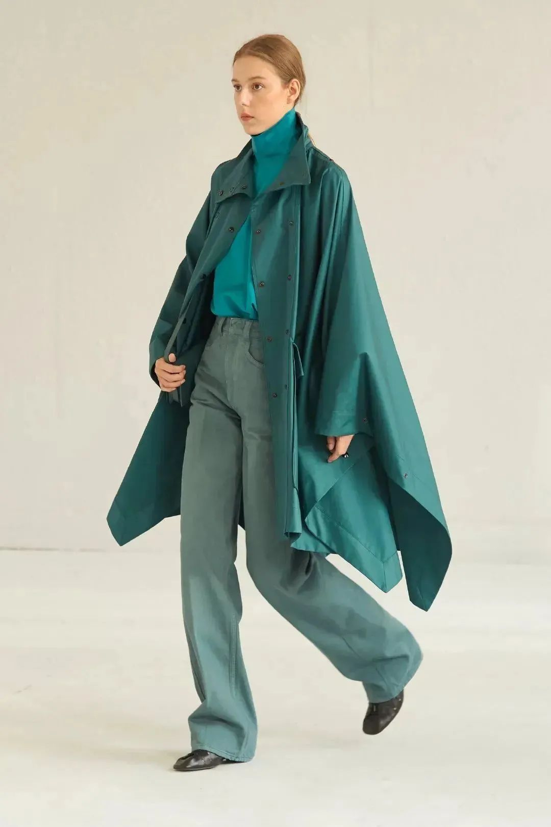 2020秋冬流行色是戴妃最愛的群青綠 時尚 第51張