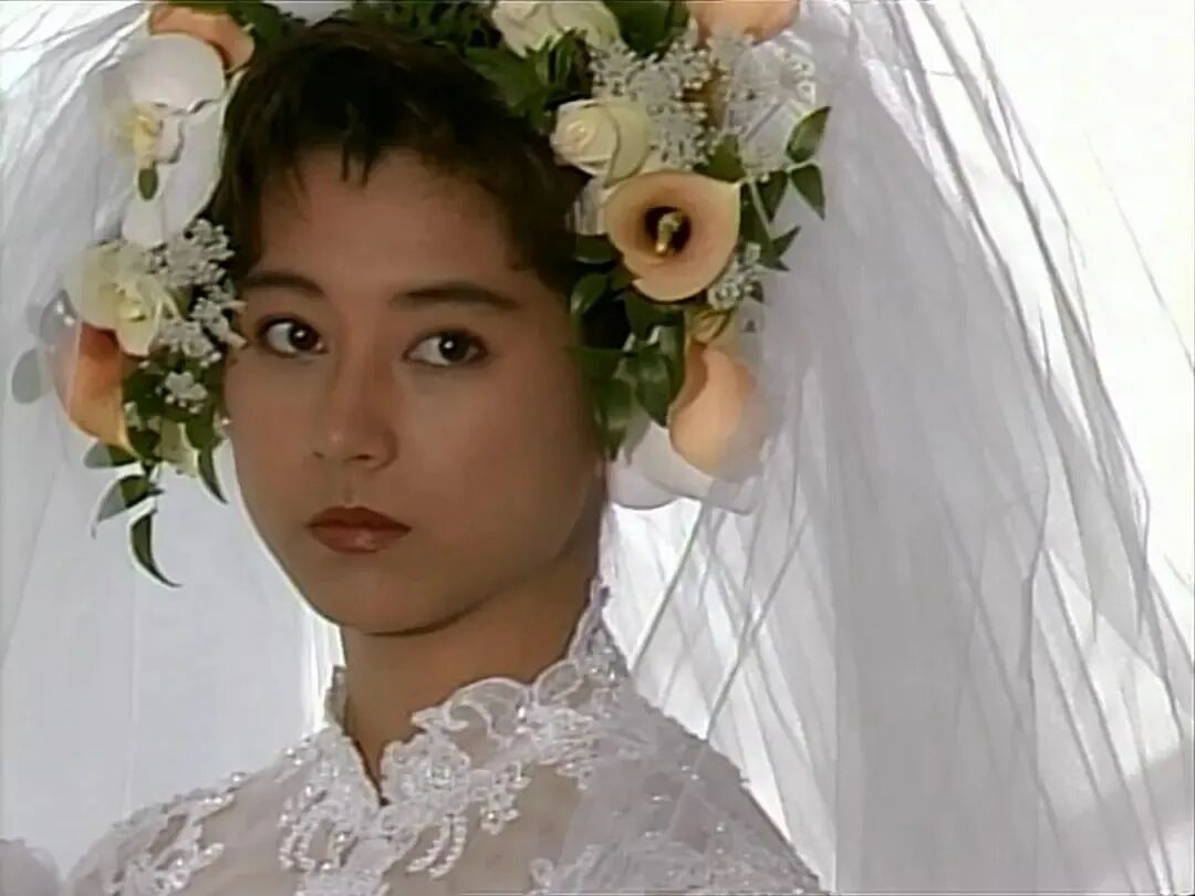 30年了,赤名莉香的穿搭还在流行_友友