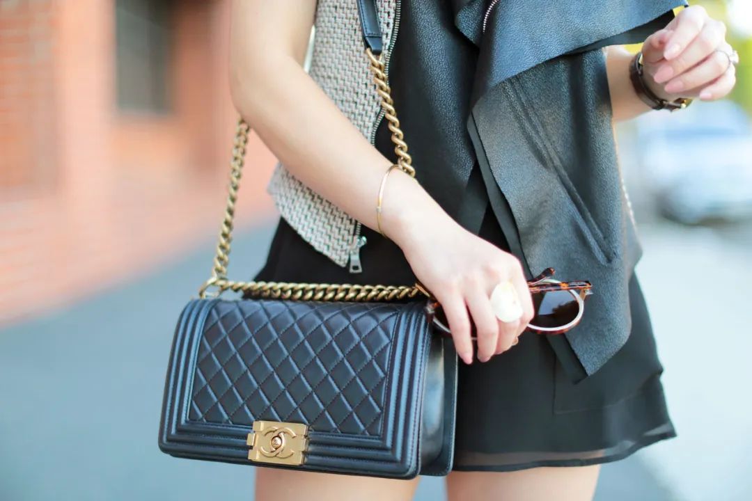 Chanel漲到五萬一隻，大牌漲價潮誰最保值 時尚 第20張