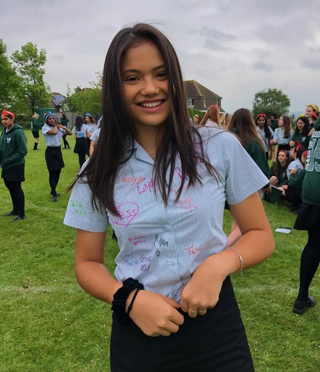 Dior急着签她代言 凯特王妃求她组队 18岁的她有何魅力 全网搜