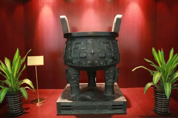 "京都三宝"之一,郑国子产铸的"刑鼎",直径长达1.