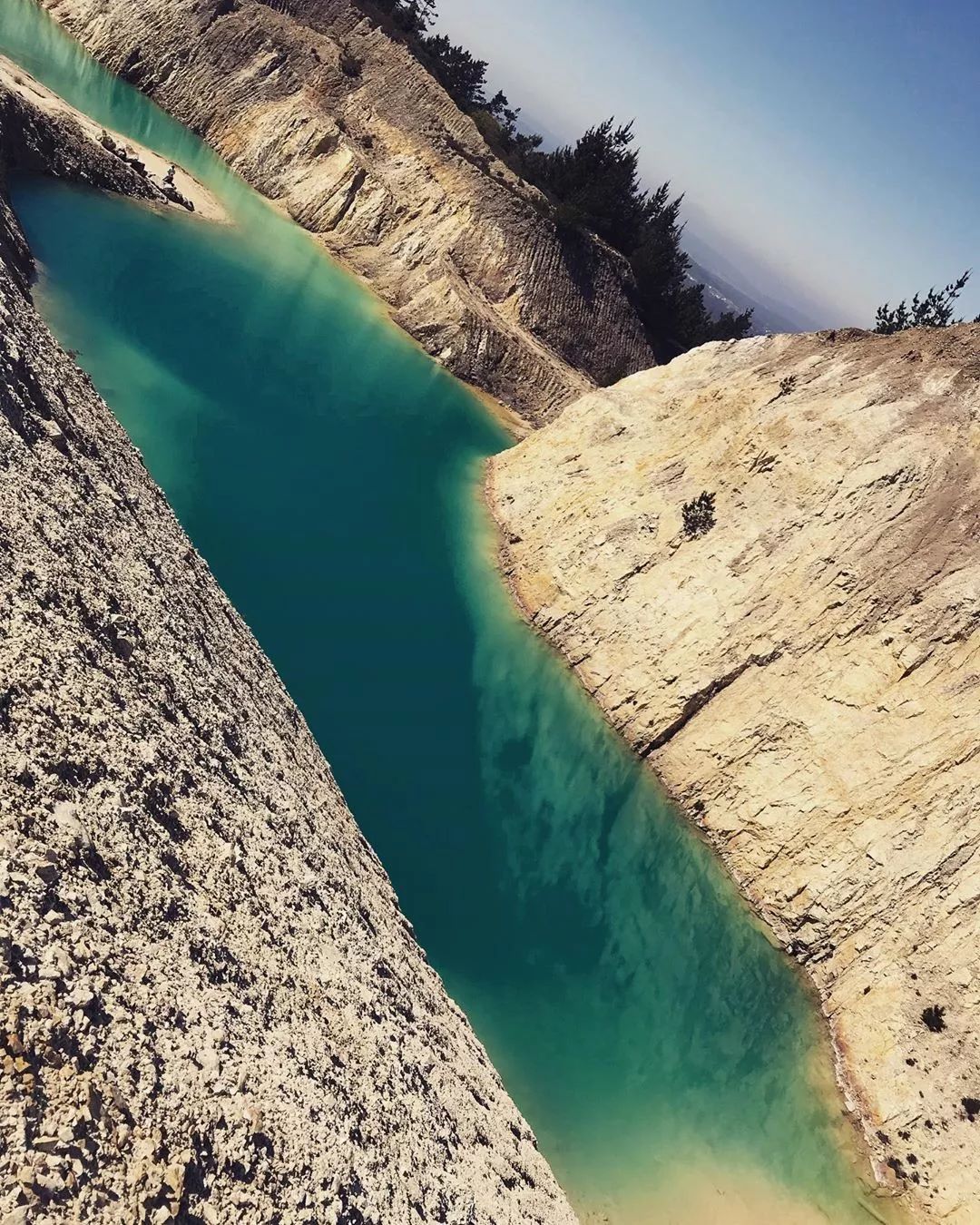 在毒湖裡洗澡，為出名被毒到脫水，又一屆INS網紅開始作死了… 旅遊 第2張