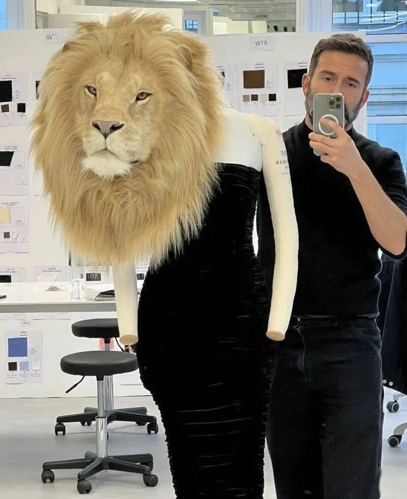 香奈儿死对头复活奇葩礼服吓坏网友这是人类能穿的衣服