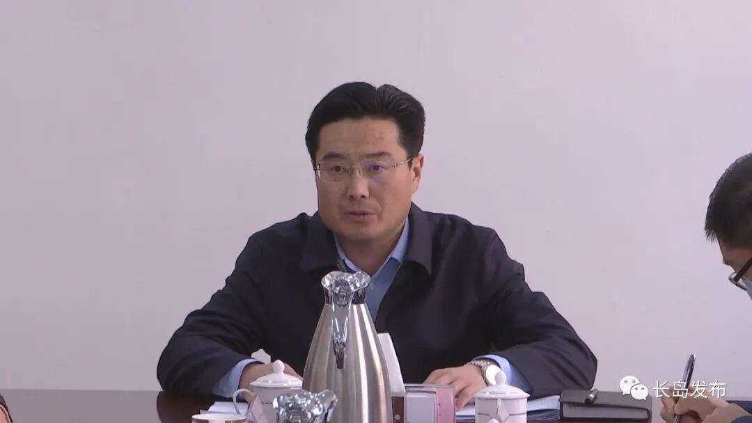 长岛区工委副书记,管委专职副主任李俊杰主持会议并讲话.