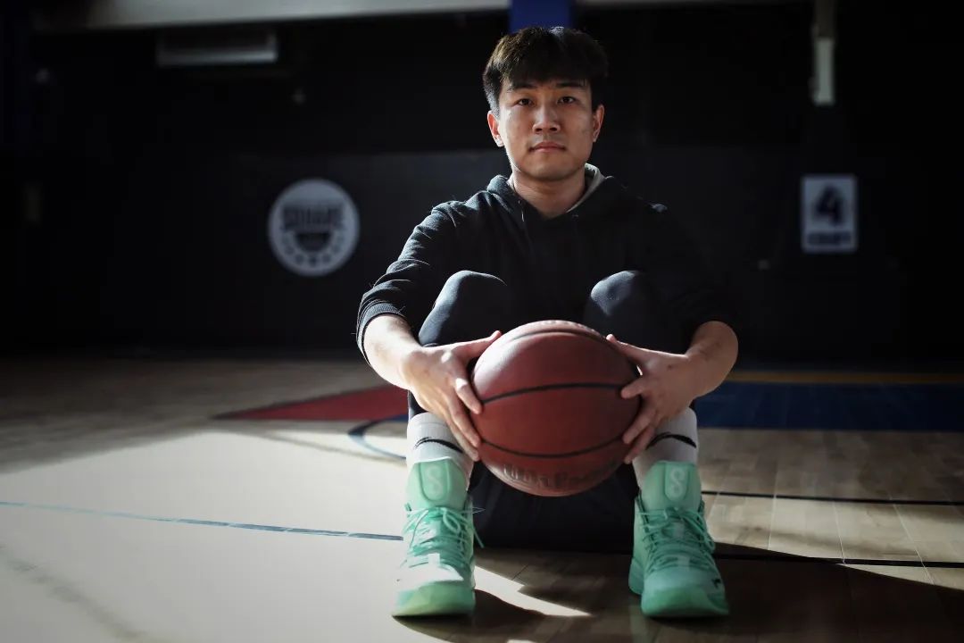 北京篮球地板_篮球木地板多少钱一个_室内篮球地板价格