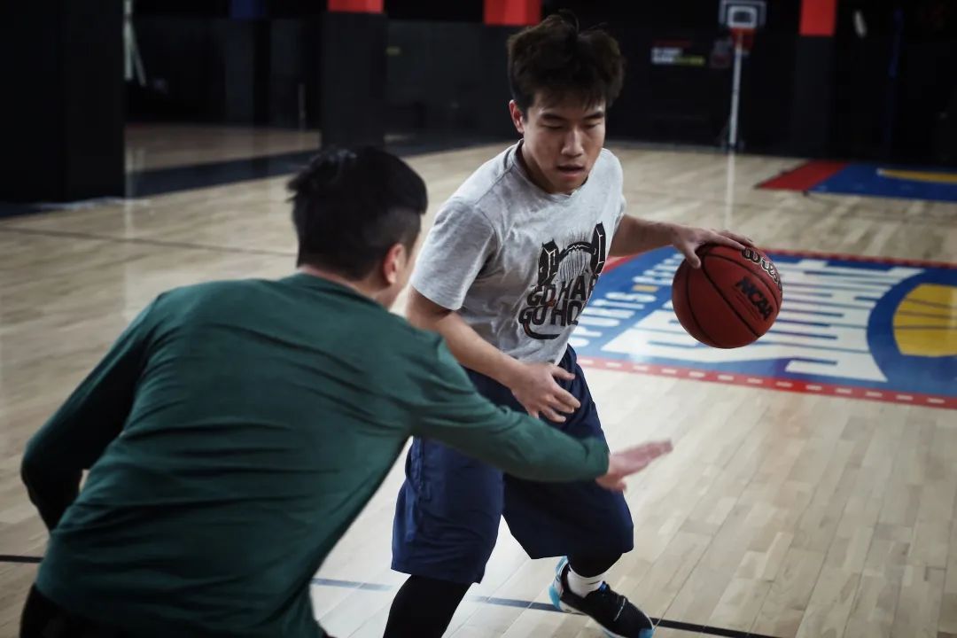 室内篮球地板价格_北京篮球地板_篮球木地板多少钱一个