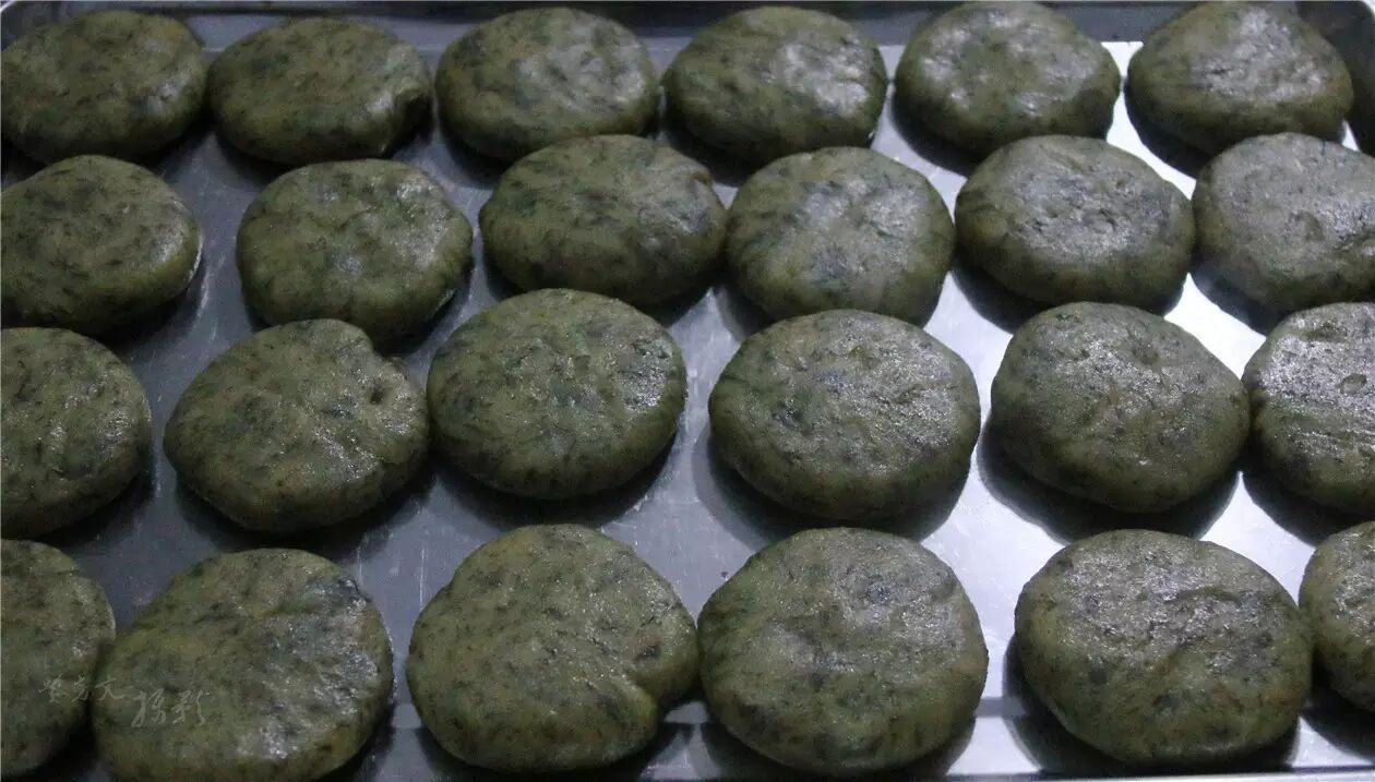 清明草粑粑制作过程八道工序全揭秘