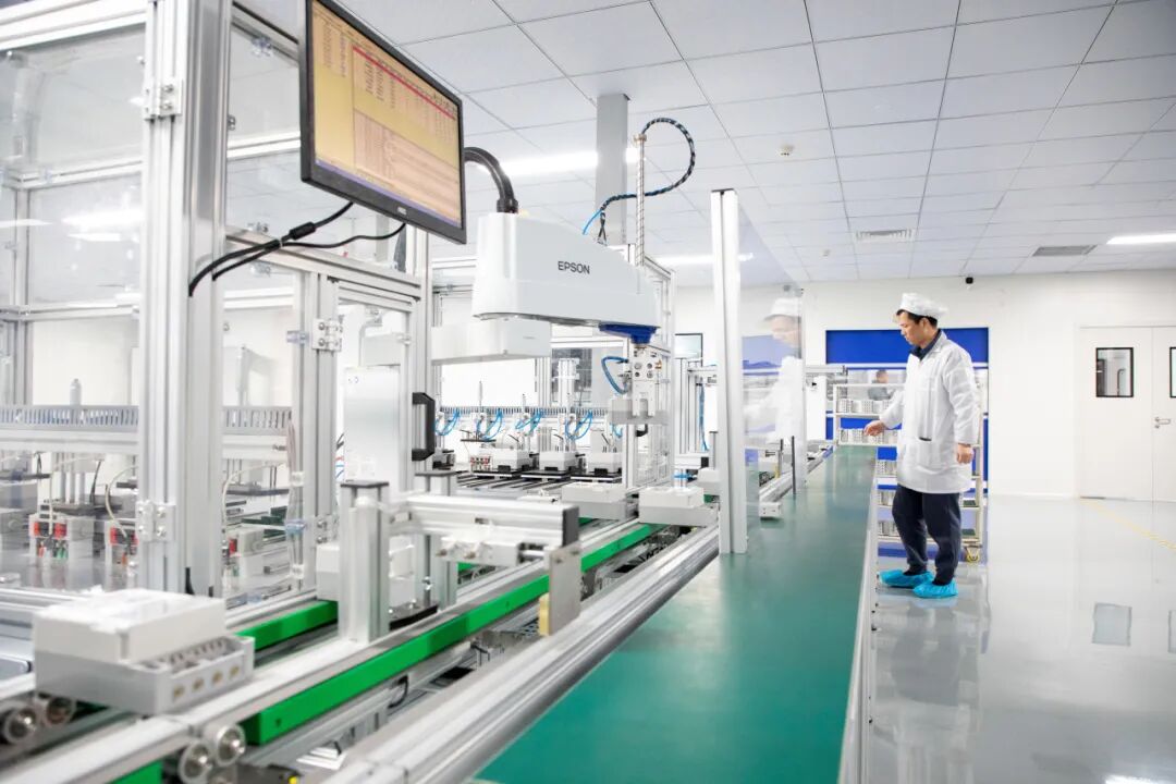 春启余开・智造向新走进瑞银电子，看制造如何“智”变3.jpg
