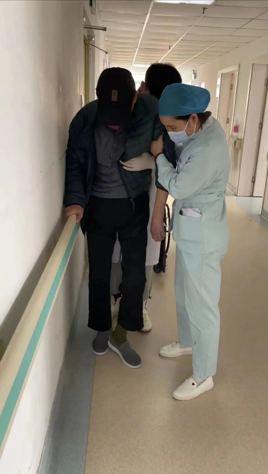 昏迷病人吸痰怎么吸精心护理出奇迹，79岁昏迷老人恢复意识_https://www.jmylbn.com_新闻资讯_第3张